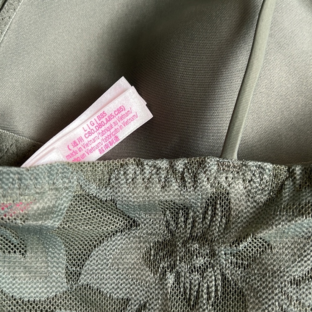 PINK by Victorias Secret sports bra lot M/L - Picture 13 of 13